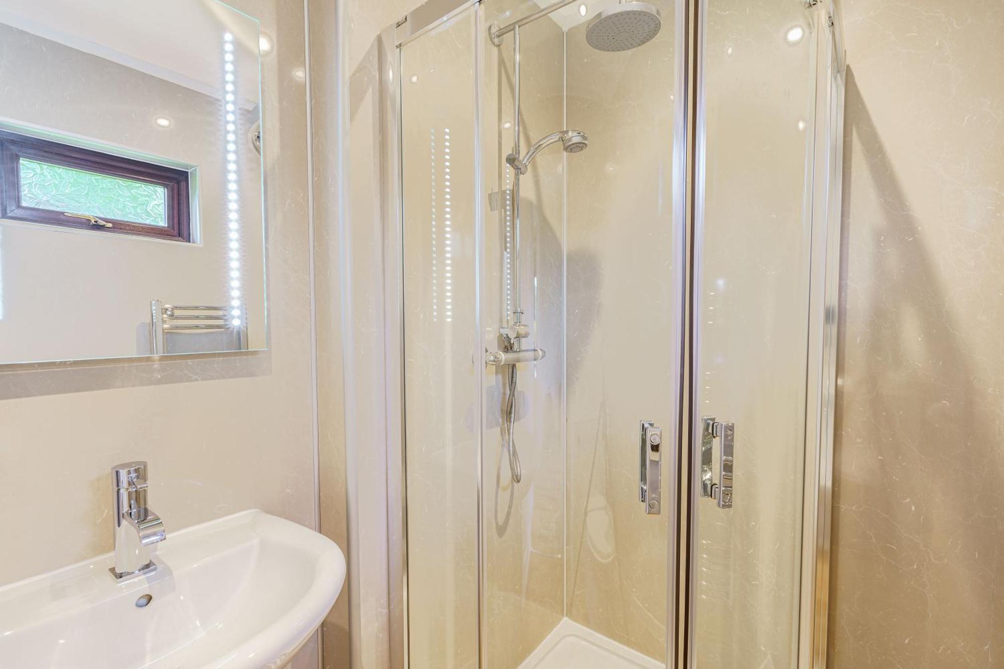 Bluebell Lodge 4 With Hot Tub Newton Stewart Exterior foto